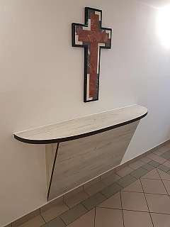 Altartisch in einer Kirchlichen Einrichtung