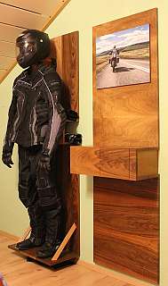 Garderobe für Motorradkleidung